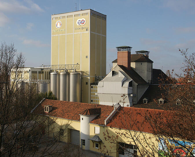 Nachdem die Paulaner Brauerei Ende 2011 entschieden hatte, Produktion und Logistik nach Langwied zu verlagern, will die Bayerische Hausbau das Noch-Betriebsgelände der Brauerei am Nockherberg ab 2018 bebauen.