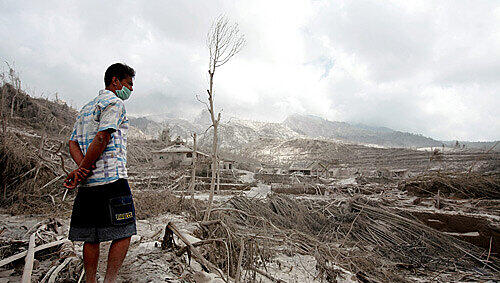 Nach dem Ausbruch des Merapi: Schutt und Asche in Indonesien Nach dem Ausbruch des Merapi: Schutt und Asche in Indonesien