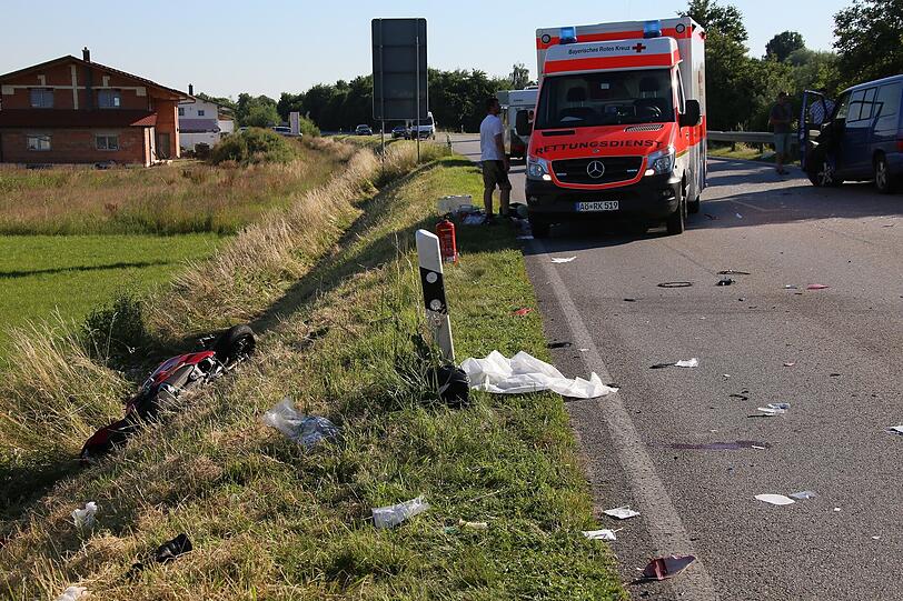 Am Mittwoch kam es bei einem Überholvorgang zu einem Unfall. Ein Motoradfahrer wurde schwer verletzt.