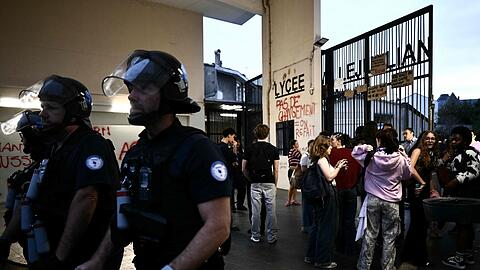 Protestierende Sch&uuml;ler rufen in Frankreich zu einem landesweiten Aktionstag auf. (Archivbild)