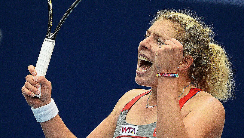Die deutsche Tennisspielerin Anna-Lena Friedsam feiertn einen Punktgewinn gegen Dominika Cibulkova beim WTA-Turnier in Linz Die deutsche Tennisspielerin Anna-Lena Friedsam feiertn einen Punktgewinn gegen Dominika Cibulkova beim WTA-Turnier in Linz