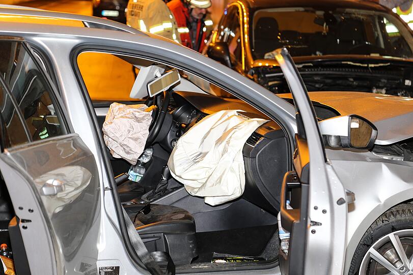Die Bilder vom schweren Unfall im Farchanter Tunnel auf der B2.