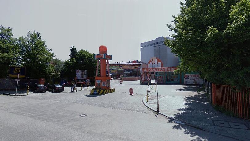 Erst Kunstpark Ost, dann Kultfabrik – dieses Eingangsareal an der Grafinger Straße weckt bei vielen Erinnerungen an wilde Zeiten. Erst Kunstpark Ost, dann Kultfabrik – dieses Eingangsareal an der Grafinger Straße weckt bei vielen Erinnerungen an wilde Zeiten.