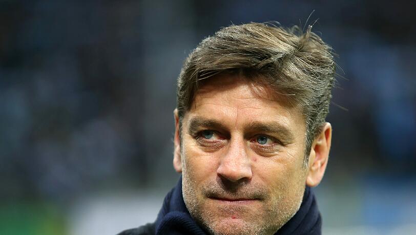Über die eigene Arbeit spricht Oliver Kreuzer nicht. Über die hohen Anforderungen an seine Winter-Transfers schon. Sein Fazit... Über die eigene Arbeit spricht Oliver Kreuzer nicht. Über die hohen Anforderungen an seine Winter-Transfers schon. Sein Fazit...