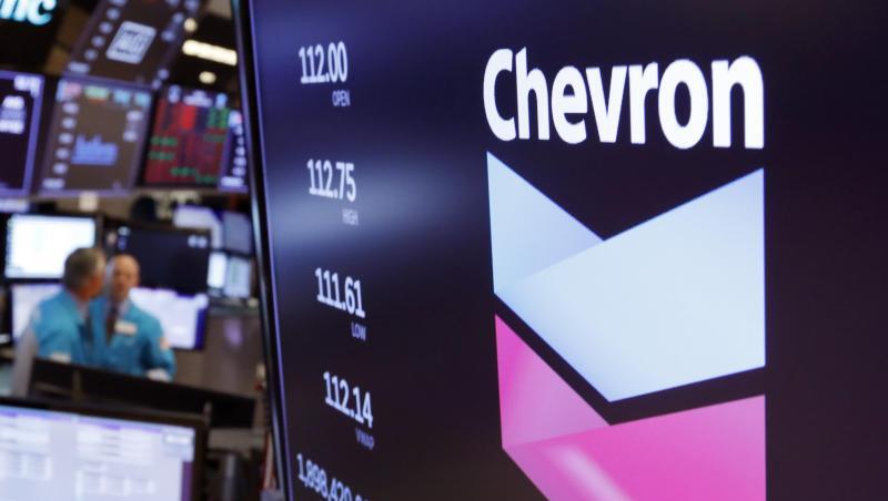 Das Logo von Chevron im Handel an der New Yorker Börse. Das Logo von Chevron im Handel an der New Yorker Börse.