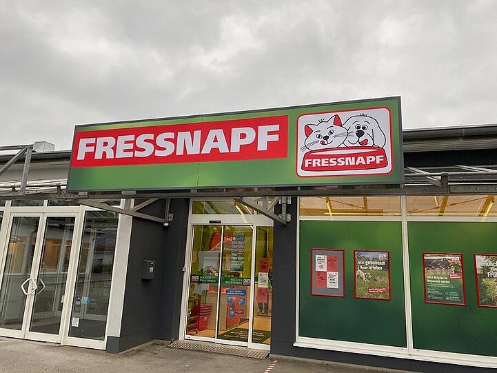 Der Fressnapf Markt in Markt Schwaben bietet Ihnen eine große Auswahl an kuscheligen Hunde- und Katzenliegeplätzen an. Ebenso unterstützen wir Sie gerne mit einer ausführlichen Futter Beratung für Hunde oder Katzen.