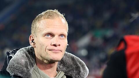 Der Schalker Trainer Karel Geraerts steckt mit seinem Team mitten im Kampf um den Klassenerhalt.