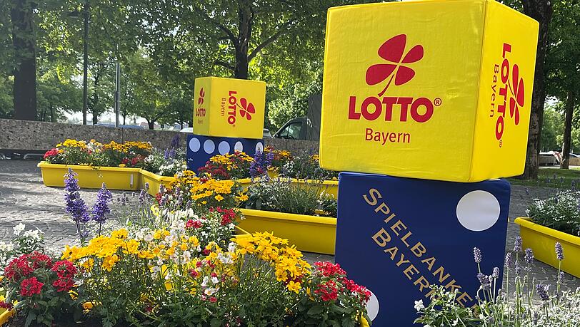 So sehen sie aus, die Blumenk&auml;sten des Gewinnspiels der Staatlichen Lotterie- und Spielbankverwaltung. Je einen dieser K&auml;sten kann man gewinnen und dabei gleichzeitig Gutes f&uuml;r Bienen und die Umwelt tun.