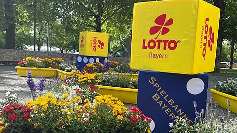 So sehen sie aus, die Blumenk&auml;sten des Gewinnspiels der Staatlichen Lotterie- und Spielbankverwaltung. Je einen dieser K&auml;sten kann man gewinnen und dabei gleichzeitig Gutes f&uuml;r Bienen und die Umwelt tun.