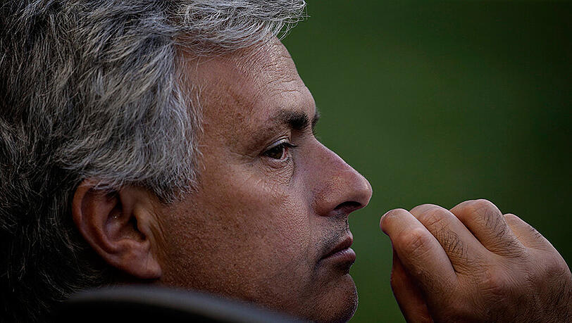 Bei einer weiteren Niederlage wird es eng für ihn: Chelsea-Coach José Mourinho. Bei einer weiteren Niederlage wird es eng für ihn: Chelsea-Coach José Mourinho.