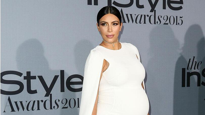 Kim Kardashian muss alle fünf Sekunden pinkeln, weil das Baby auf ihre Blase drückt. Kim Kardashian muss alle fünf Sekunden pinkeln, weil das Baby auf ihre Blase drückt.