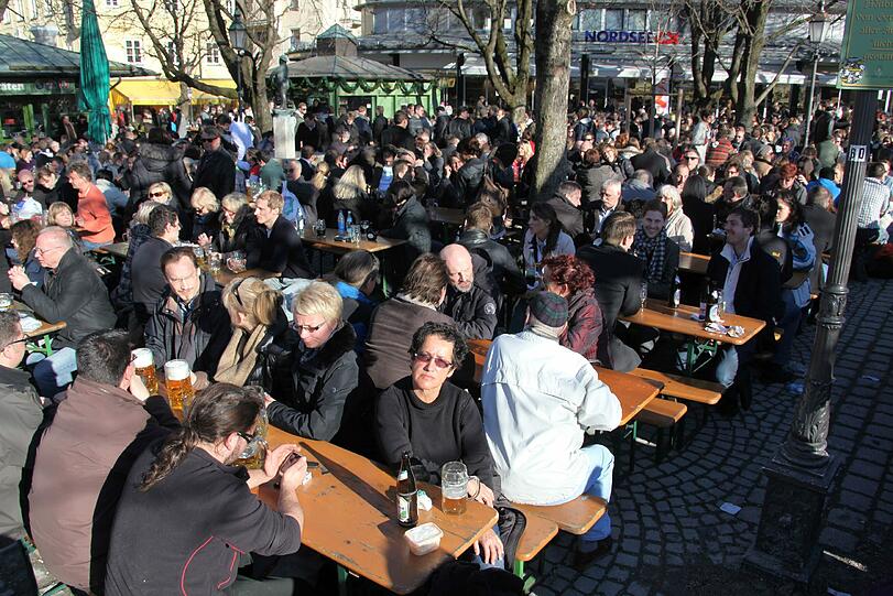 Frühlingserwachen in München - schon jetzt freuen sich viele auf's warme Wochenende und den Biergarten. Sehen Sie hier die ersten Frühlingsbilderbilder aus der Weltstadt mit Herz...