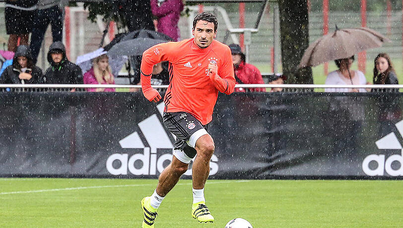 Neuzugang Mats Hummels am Freitagvormittag im Training des FC Bayern. Neuzugang Mats Hummels am Freitagvormittag im Training des FC Bayern.