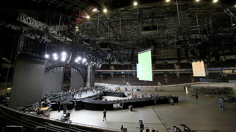 In wenigen Tagen beginnt mit gigantischem Aufwand ihre neue Tour: Und Helene Fischer probt mit eiserner Disziplin.
