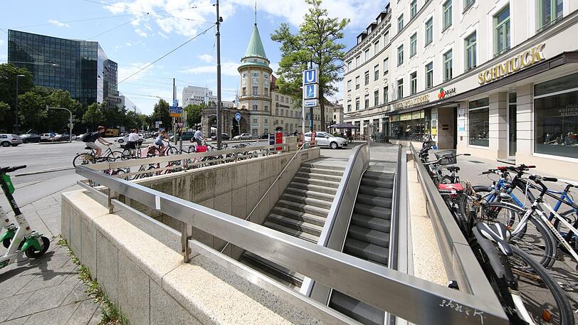 Hier geht&rsquo;s rein in das Volkstheater &ndash; noch. Bald residiert es ja im neuen Protzbau im Schlachthofviertel.
