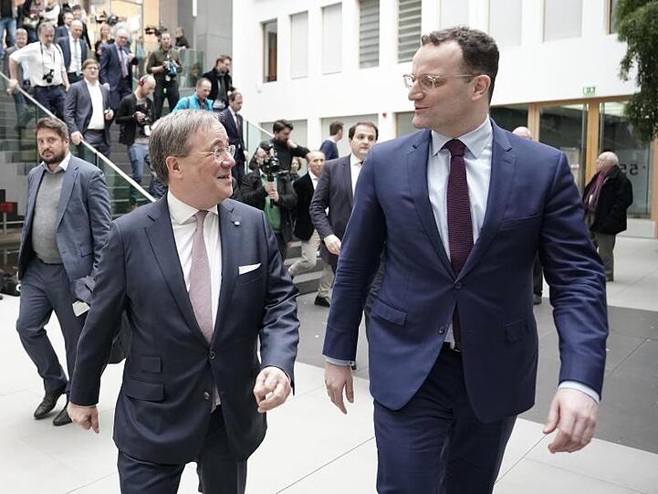 Kandidaten-Duo für die AKK-Nachfolge: Gesundheitsminister Jens Spahn (r.) und NRW-Ministerpräsident Armin Laschet.