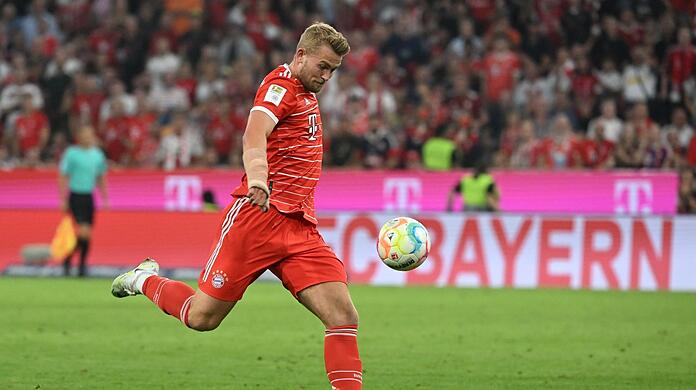 "Er tut uns sehr gut, hat eine erwachsene Spielweise, clever, macht nahezu keine Fehler", sagt Bayern-Trainer Julian Nagelsmann über Neuzugang Matthijs de Ligt.