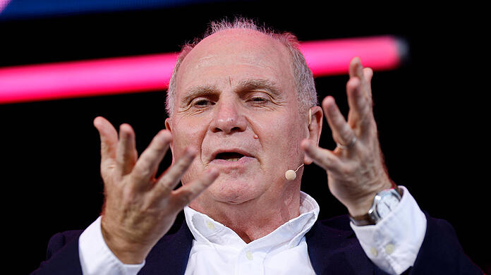 Uli Hoeneß mischt mittlerweile wieder bei den Transfer-Aktivitäten des FC Bayern mit.