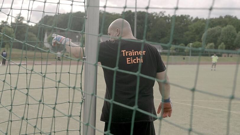 "Im Osten was Neues": Ein Ex-Neonazi macht Aufbauarbeit für gestrandete Jugendliche (So, 19.30 Uhr, Rio).