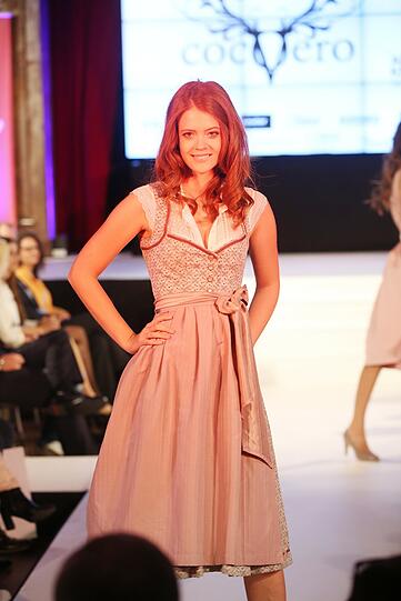 Der AZ-Modelcontest feiert Finale im Silbersaal des Deutschen Theaters. Am Ende war es Jeannie, die die Jury am meisten überzeugt hat. Die 23-Jährige ist die neue Schöne Münchnerin. Die Bilder des Galaabends zum Durchklicken.