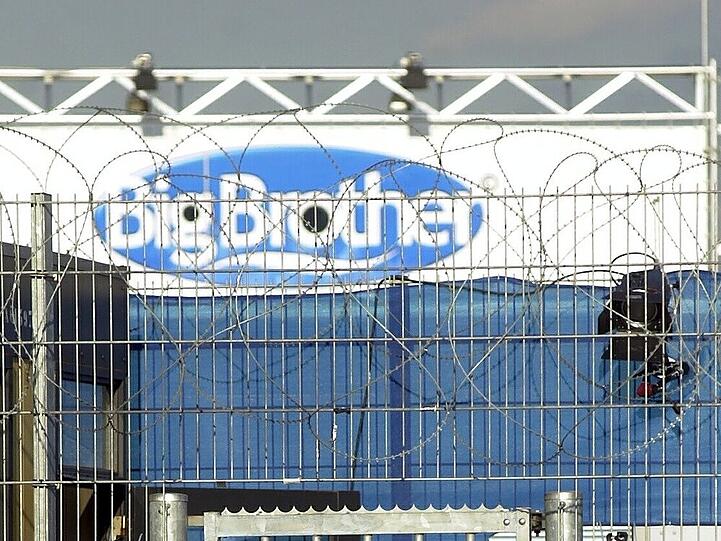 So fing alles an: Der Eingang zum "Big Brother"-Haus, damals (2000) noch auf dem NOB-Studiogelände in Köln-Hürth