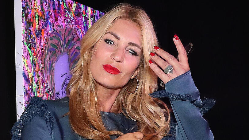 Modeschöpferin Sarah Kern darf sich seit einer Woche offiziell "Dame" nennen. (Archivbild)