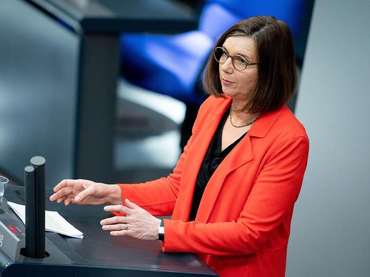 Krise in der Krise: Grünen-Fraktionschefin Katrin Göring-Eckardt findet es "unverantwortlich, dass innerhalb der Union die CSU jede Lösung blockiert".
