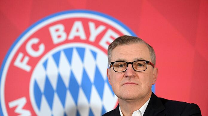 Wusste schon l&auml;nger &uuml;ber die Erkrankung von Musiala Bescheid: Bayern-Boss Dreesen. (Archivbild)