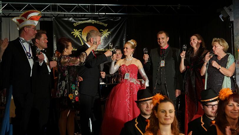 Inthronisationsball des 52. Moosacher Prinzenpaares Michael II. und Martina I. mit Dieter Reiter (SPD). Inthronisationsball des 52. Moosacher Prinzenpaares Michael II. und Martina I. mit Dieter Reiter (SPD).