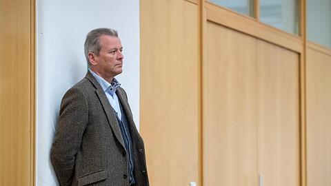 Der scheidende Nürnberger Oberbürgermeister Ulrich Maly steht im Karl-Bröger-Haus. Foto: Daniel Karmann/dpa/Archivbild