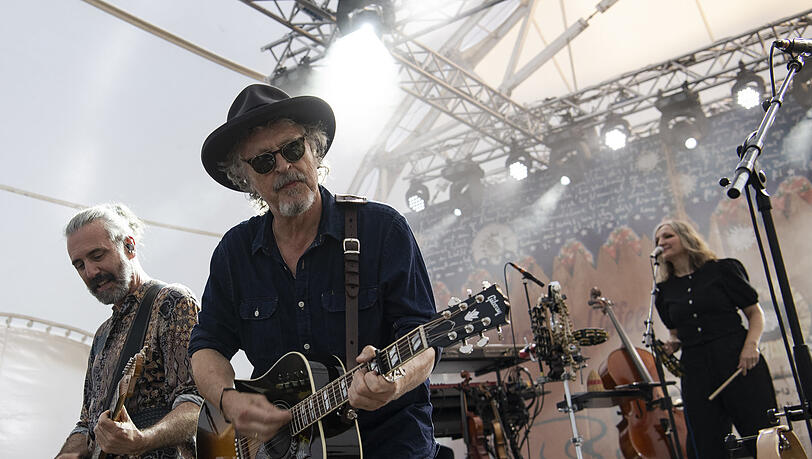 Der Kölner Wolfgang Niedecken spielt zum zwanzigjährigen Bestehen der Stiftung Schloss Neuhardenberg ein open-air-Konzert im brandenburgischen Neuhardenberg mit seiner Band BAP. Der Kölner Wolfgang Niedecken spielt zum zwanzigjährigen Bestehen der Stiftung Schloss Neuhardenberg ein open-air-Konzert im brandenburgischen Neuhardenberg mit seiner Band BAP.