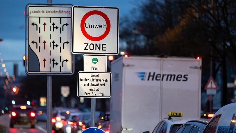 Es werden bald neue Schilder gebraucht: Der VGH hat die Stadt verdonnert, die Umweltzone auszuweiten.