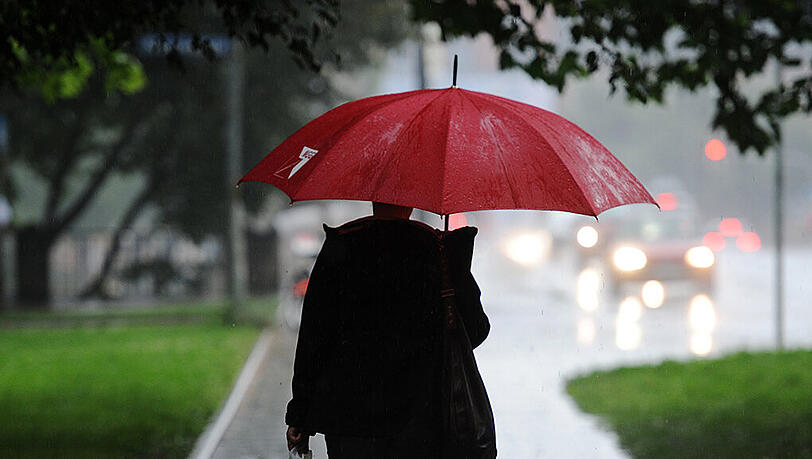 Auch in München bleibt es im Oktober weiter kalt und nass. (Archivbild)