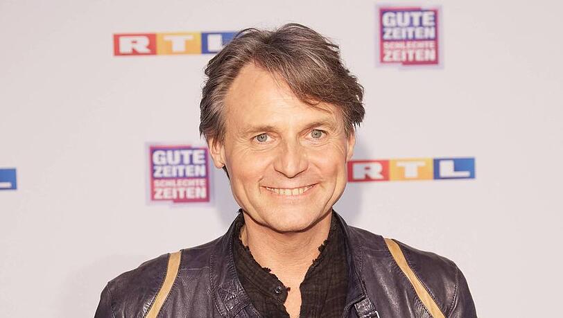 Wolfgang Bahro hat sich den Mittelhandknochen gebrochen Wolfgang Bahro hat sich den Mittelhandknochen gebrochen