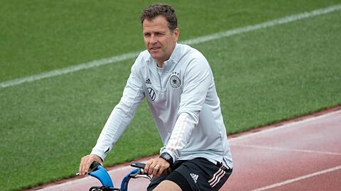 Im EM-Trainingslager oft auf dem Rad unterwegs: Oliver Bierhoff.