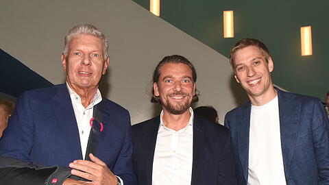 Dieter Reiter, Kulturrefererenz Marek Wiechers und mit dem Kulturbürgermeister Dominik Krause im Volkstheater.