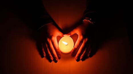 In Deutschland ist aktive Sterbehilfe verboten. (Symbolbild)