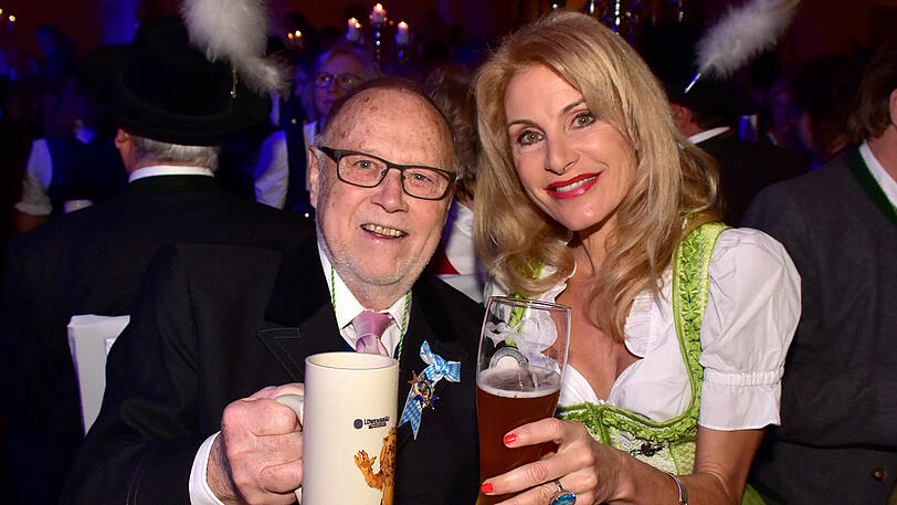 Oans, zwoa: Regisseur Sepp Vilsmaier mit Freundin Birgit Muth.