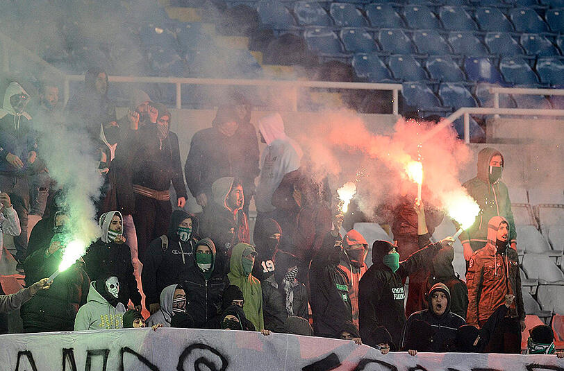 Bei Fußballspielen auf Zypern kommt es immer wiede rzu gewaltsamen Ausschreitungen. Die Anschläge auf Schiedsrichter-Büros sind der traurige Höhepunkt einer von Gewalt gebeutelten Fußball-Liga.