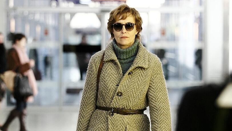 Ist Katrine (Juliane Köhler) tatsächlich, wer sie vorgibt zu sein? Ist Katrine (Juliane Köhler) tatsächlich, wer sie vorgibt zu sein?