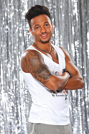 Maurice Glover (26), Fitness- und Tanztrainer aus Frankenthal singt &bdquo;Love&rsquo;s Divine&ldquo; von Seal.