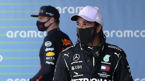 Auf der Jagd nach der Pole in Spa: Mercedes-Pilot Lewis Hamilton (r) und Red-Bull-Fahrer Max Verstappen.