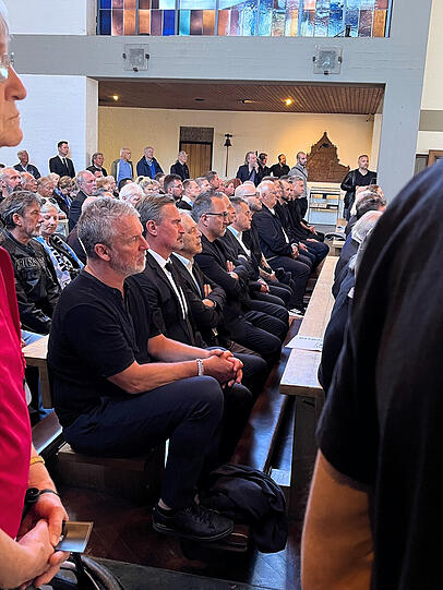 Alt-Löwen gegen Kult-Trainer Lorant die letzte Ehre: Marco Kurz (l.), Fredi Heiß und auch Jens Jeremies, der einst die Seiten wechselte.