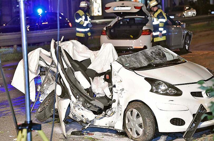 Schwerer Verkehrsunfall am Freitagabend in Laim - die Bilder.