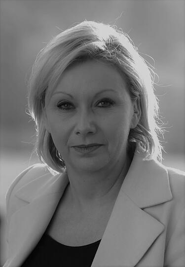 Die CDU-Bundestagsabgeordnete Karin Strenz ist mit 53 Jahren gestorben. Sie ist am 21. März auf einem Rückflug von Kuba nach Deutschland kollabiert. Woran genau sie starb, ist nicht bekannt.