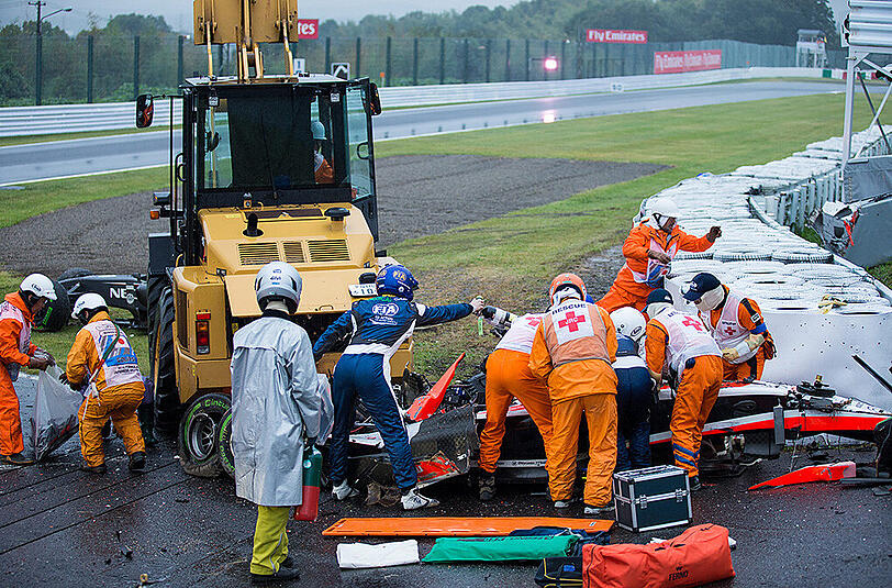 Das Bild zeigt die Situation direkt nach dem schweren Unfall von Bianchi.