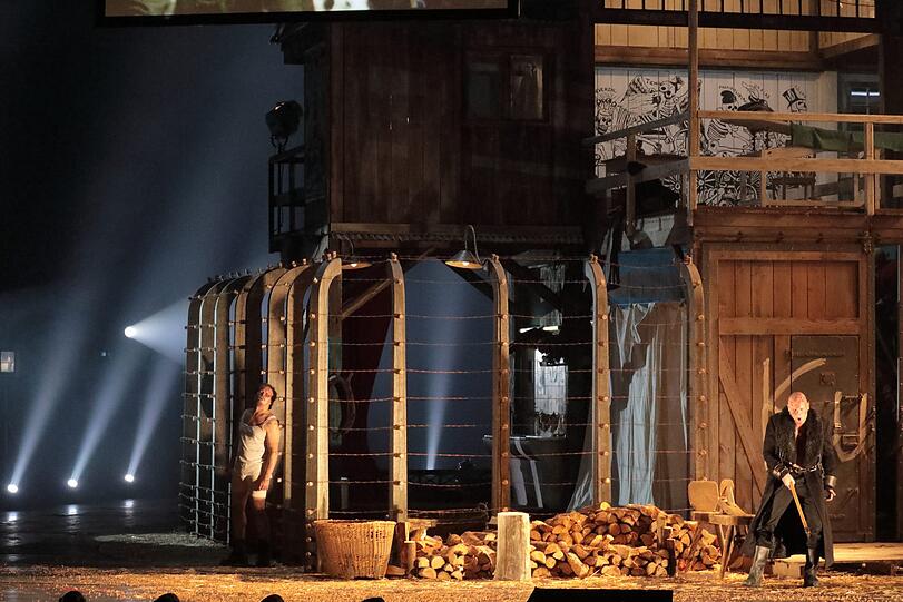 "Aus einem Totenhaus" im Nationaltheater.