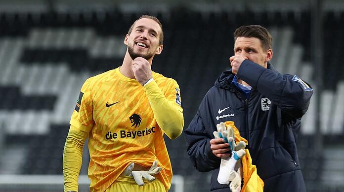 Die TSV-1860-Keeper Marco Hiller (l.) und René Vollath.