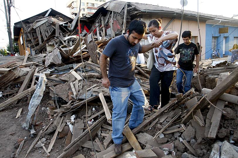 Eines der heftigsten Erdbeben hat Chile im März 2010 errschüttert. Es hatte einen Auschlag von 8,8 auf der Richterskala und war zehn Mal stärker als das Beben in Haiti.
