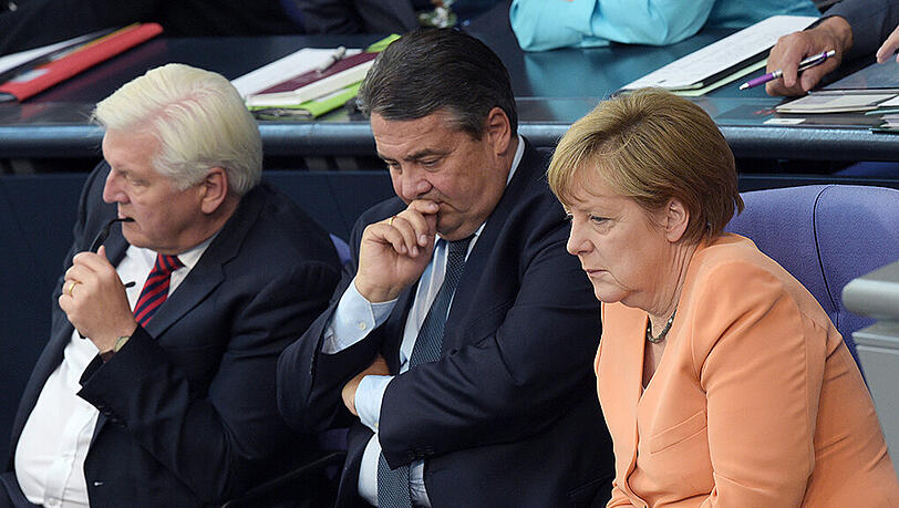 Wer kann Angela Merkel beerben? Frank-Walter Steinmeier (l) oder Sigmar Gabriel? Wer kann Angela Merkel beerben? Frank-Walter Steinmeier (l) oder Sigmar Gabriel?